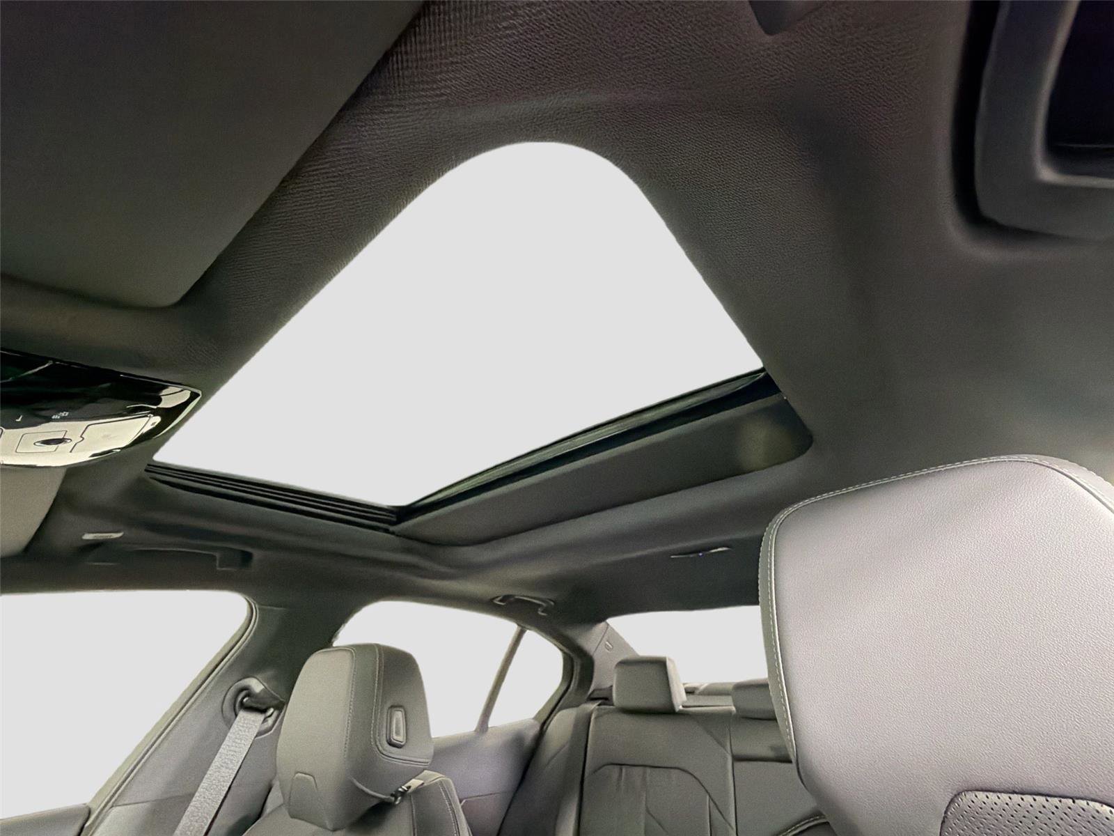 New 2027 BMW 530i RWD image 22