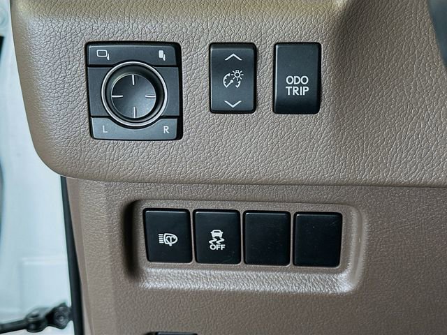 Used 2015 Lexus GX 460 w/ Premium Package AWD/4WD image 11