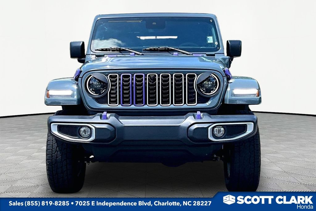 Used 2024 Jeep Wrangler Unlimited Sahara w/ Technology Group AWD/4WD image 2