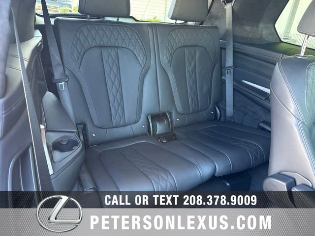 Used 2021 BMW X7 xDrive40i w/ M Sport Package AWD/4WD image 19