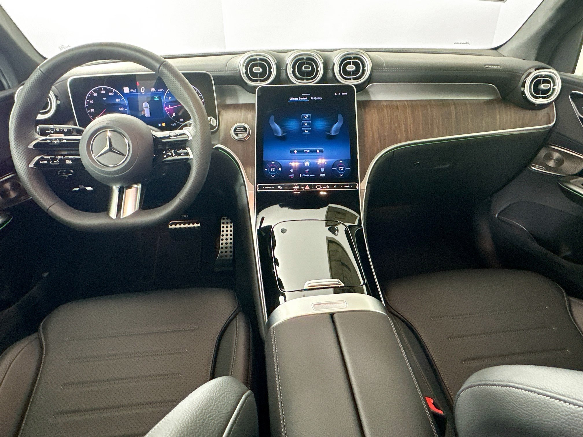 Used 2026 Mercedes-Benz GLC 300 4MATIC image 42