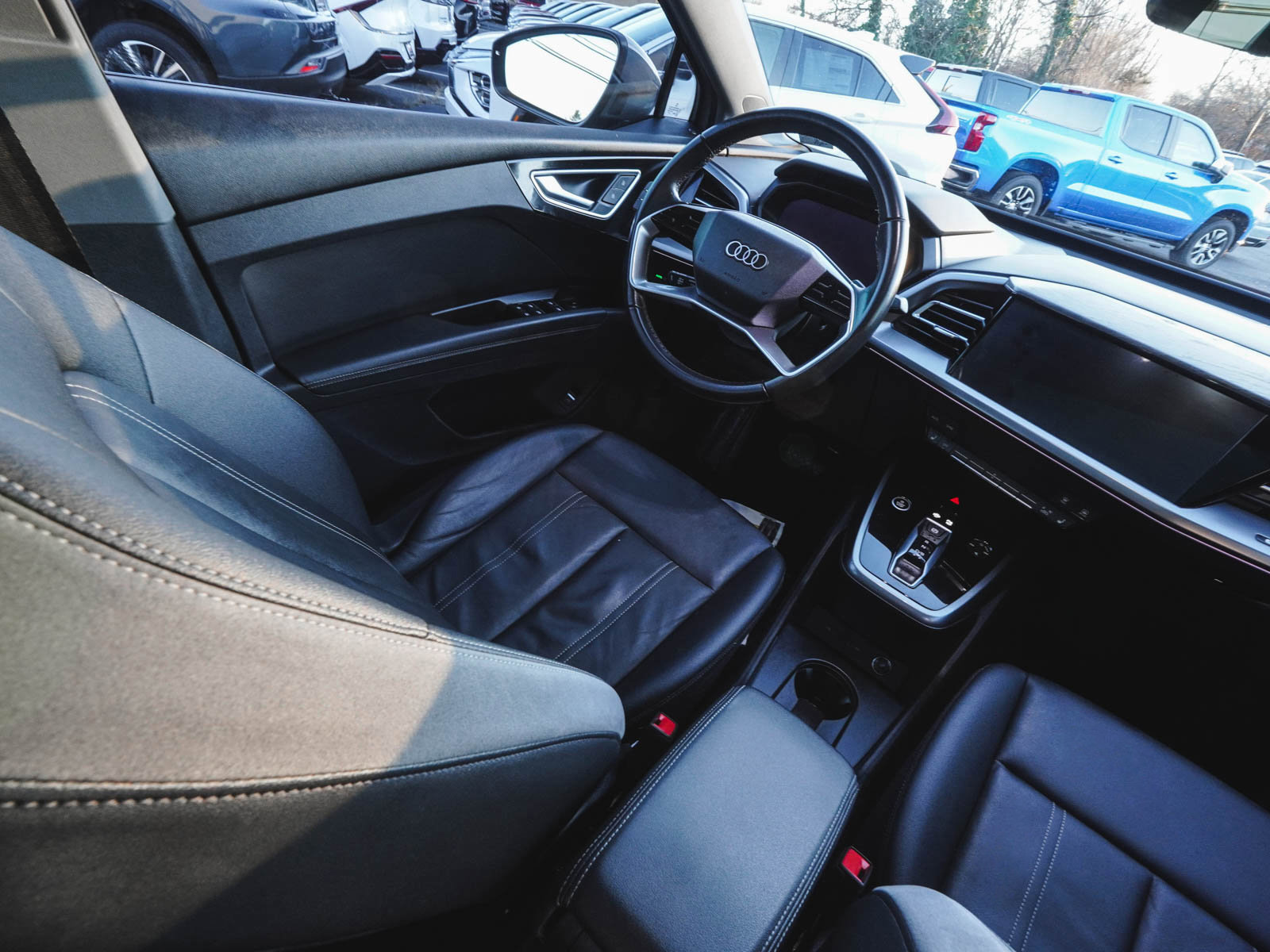 Used 2022 Audi Q4 e-tron Premium Plus image 39