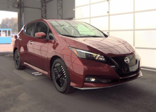 Certified 2024 Nissan Leaf SV Plus FWD image 2