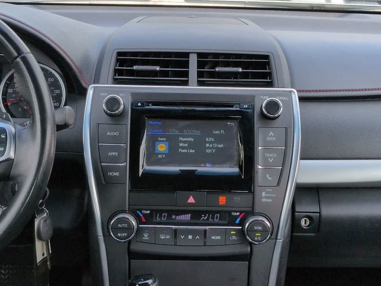 Used 2015 Toyota Camry XSE FWD image 17