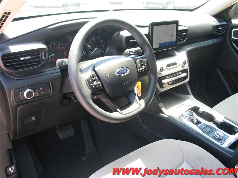 Used 2020 Ford Explorer 4WD w/ Class III Trailer Tow Package image 2