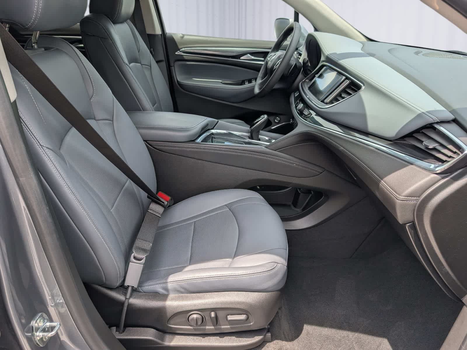 Used 2020 Buick Enclave Essence w/ Sound and Sites Package FWD image 8