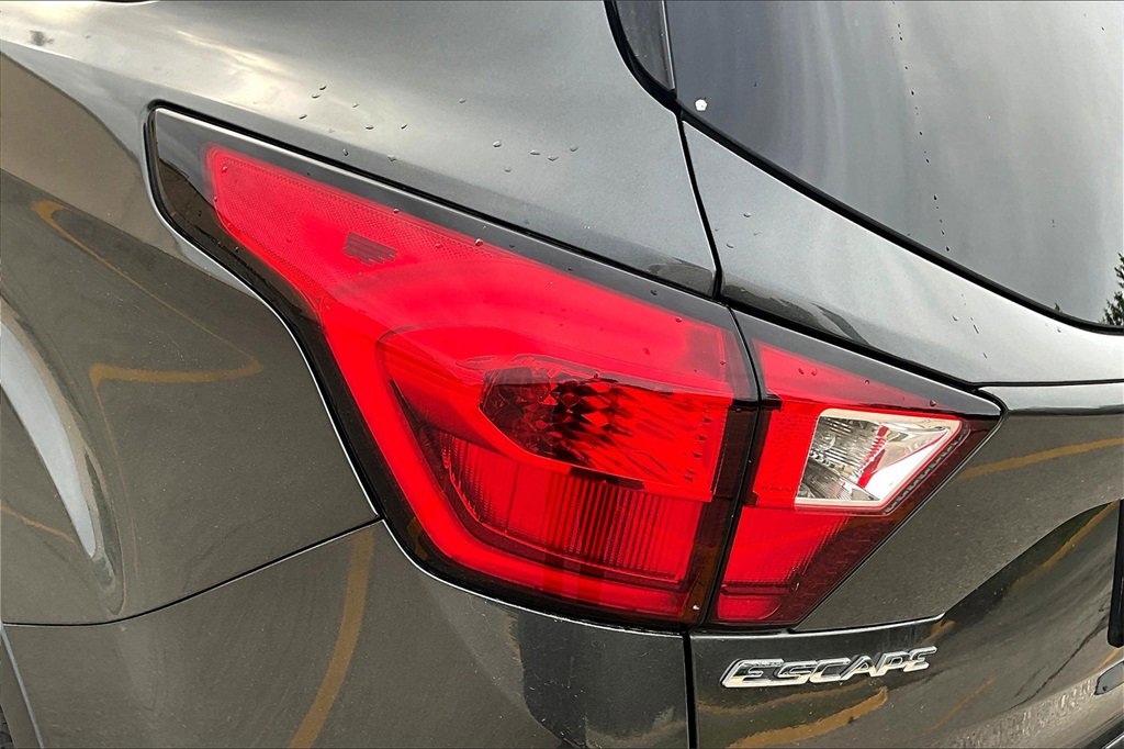 Used 2019 Ford Escape SE image 30