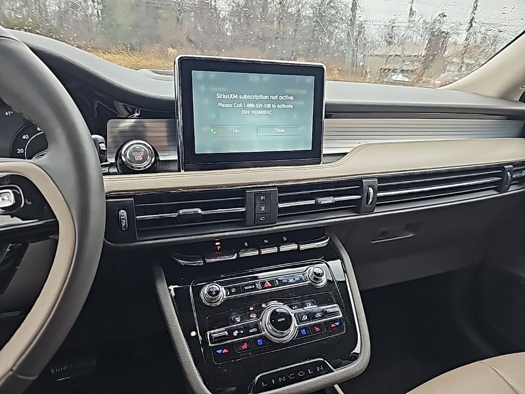 Certified 2022 Lincoln Corsair AWD w/ Equipment Group 101A image 11