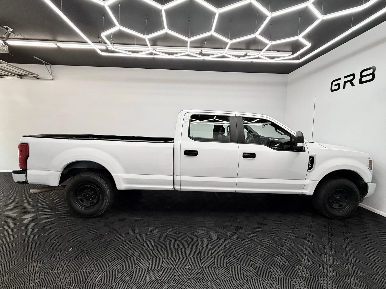 Used 2019 Ford F250 XL w/ Power Equipment Group RWD image 9