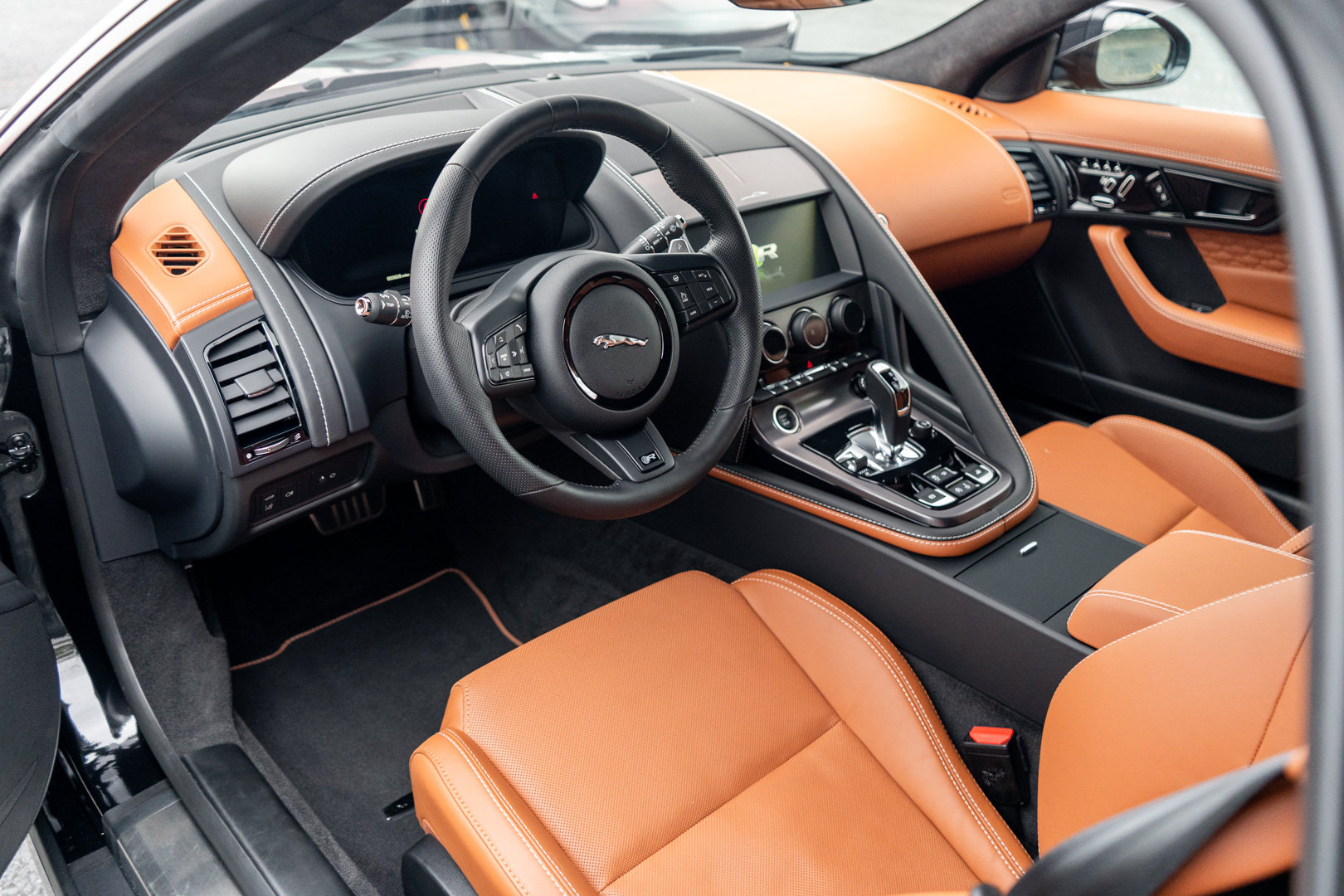 Used 2024 Jaguar F-TYPE R AWD/4WD image 12