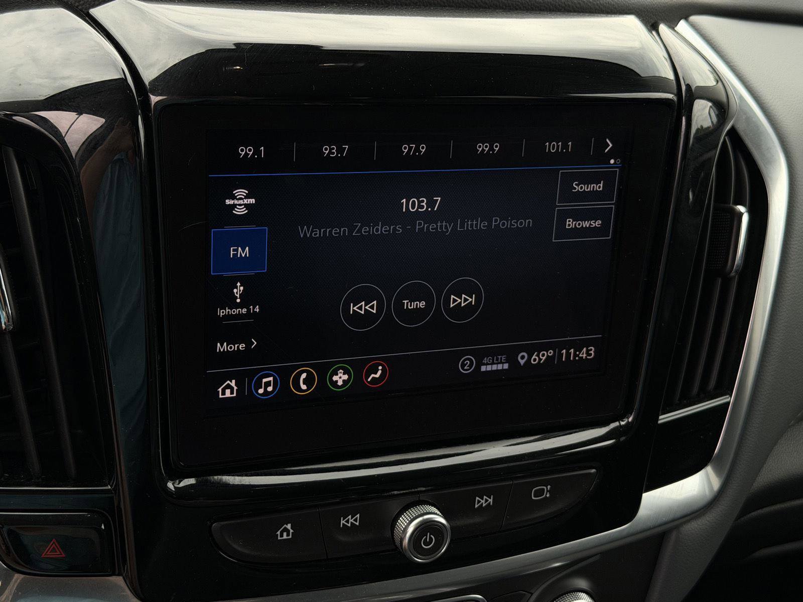 Used 2021 Chevrolet Traverse LT FWD image 13
