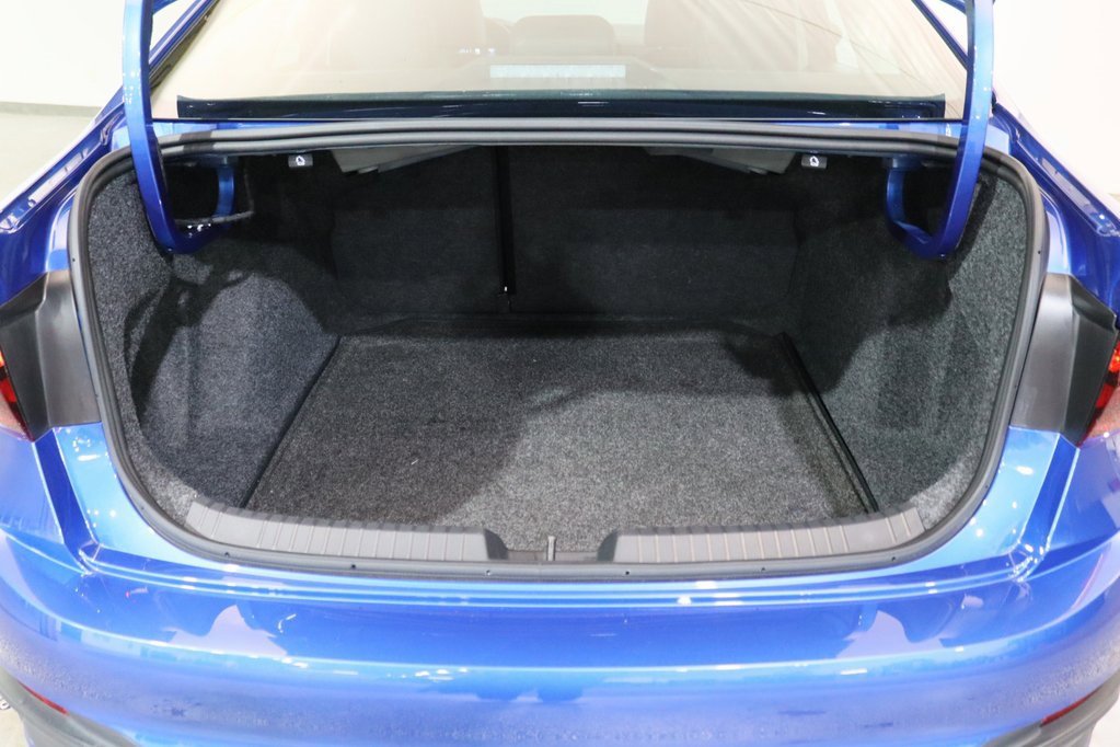 Used 2024 Volkswagen Jetta SE w/ Panoramic Sunroof Package image 23