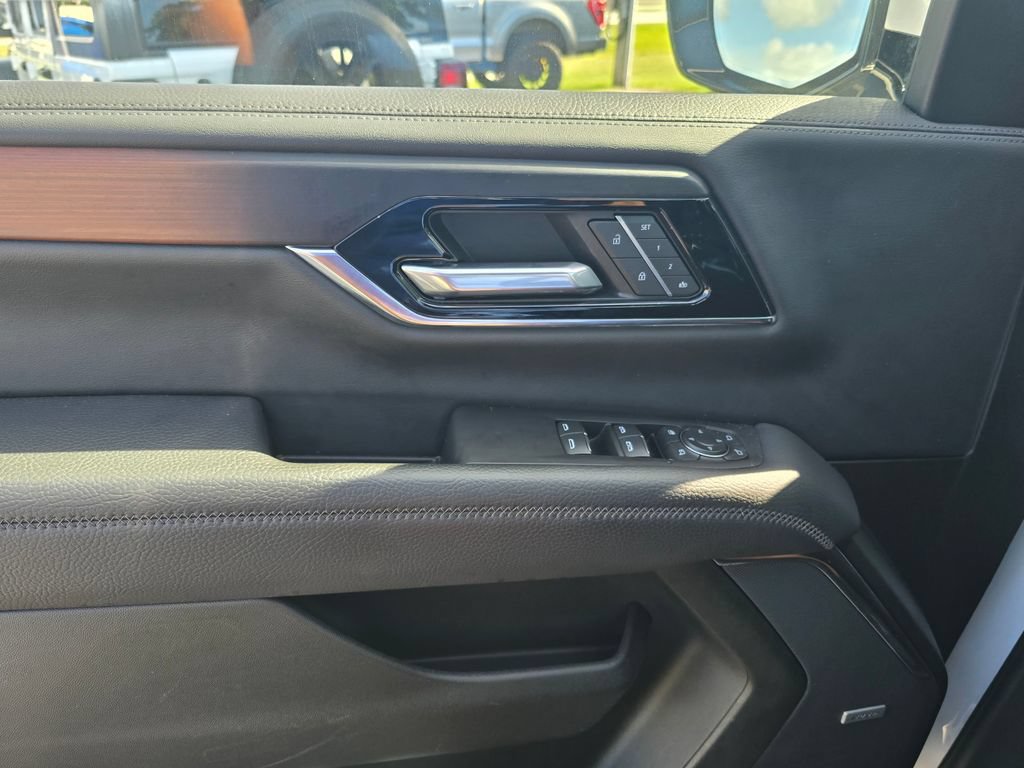 Certified 2025 GMC Yukon Denali AWD/4WD image 25