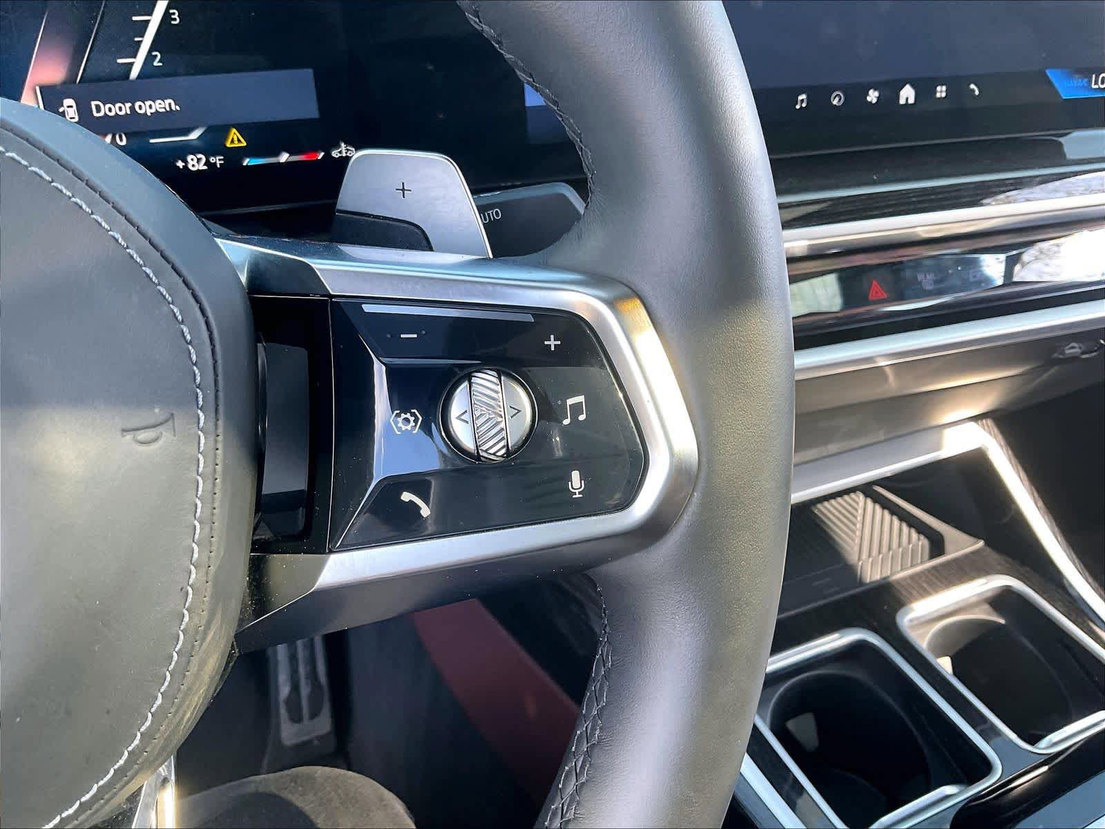Used 2025 BMW 740i w/ Premium Package image 20