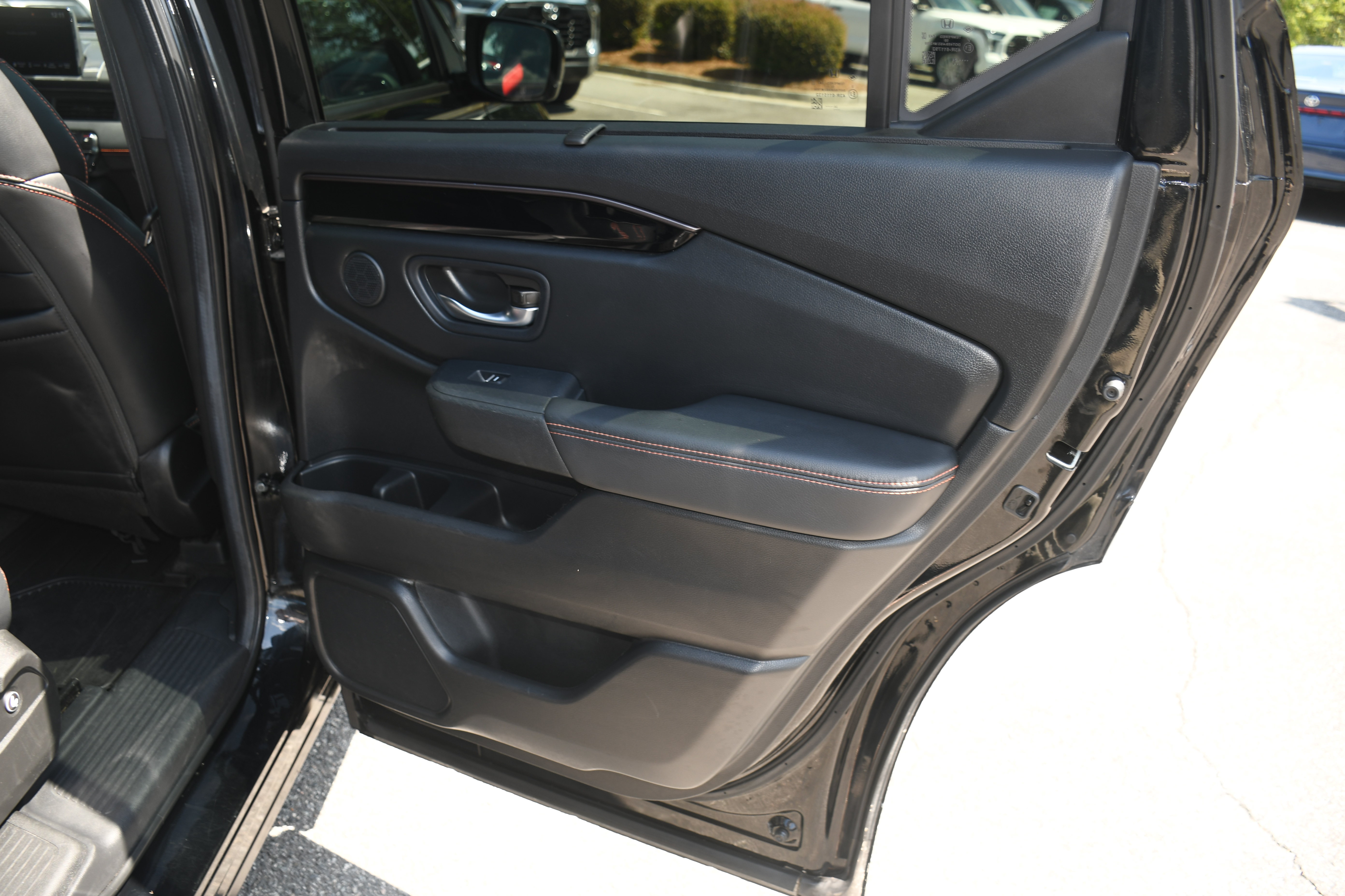 Used 2025 Honda Pilot TrailSport image 21