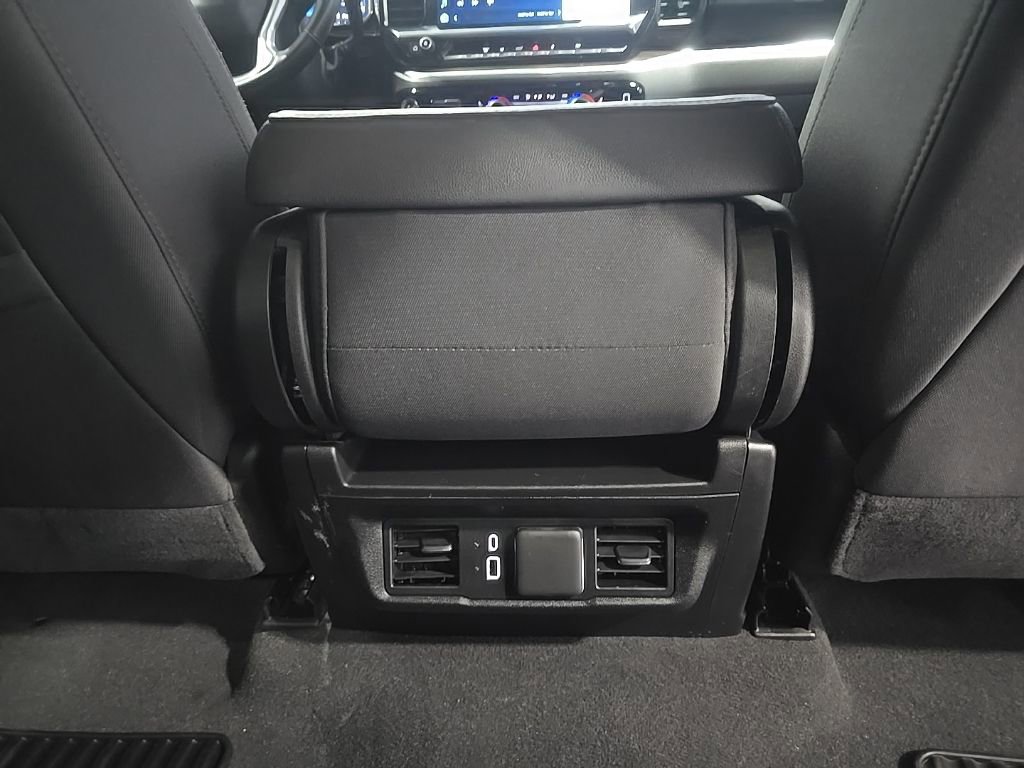 Used 2025 Chevrolet Silverado 2500 LT w/ Convenience Package image 23