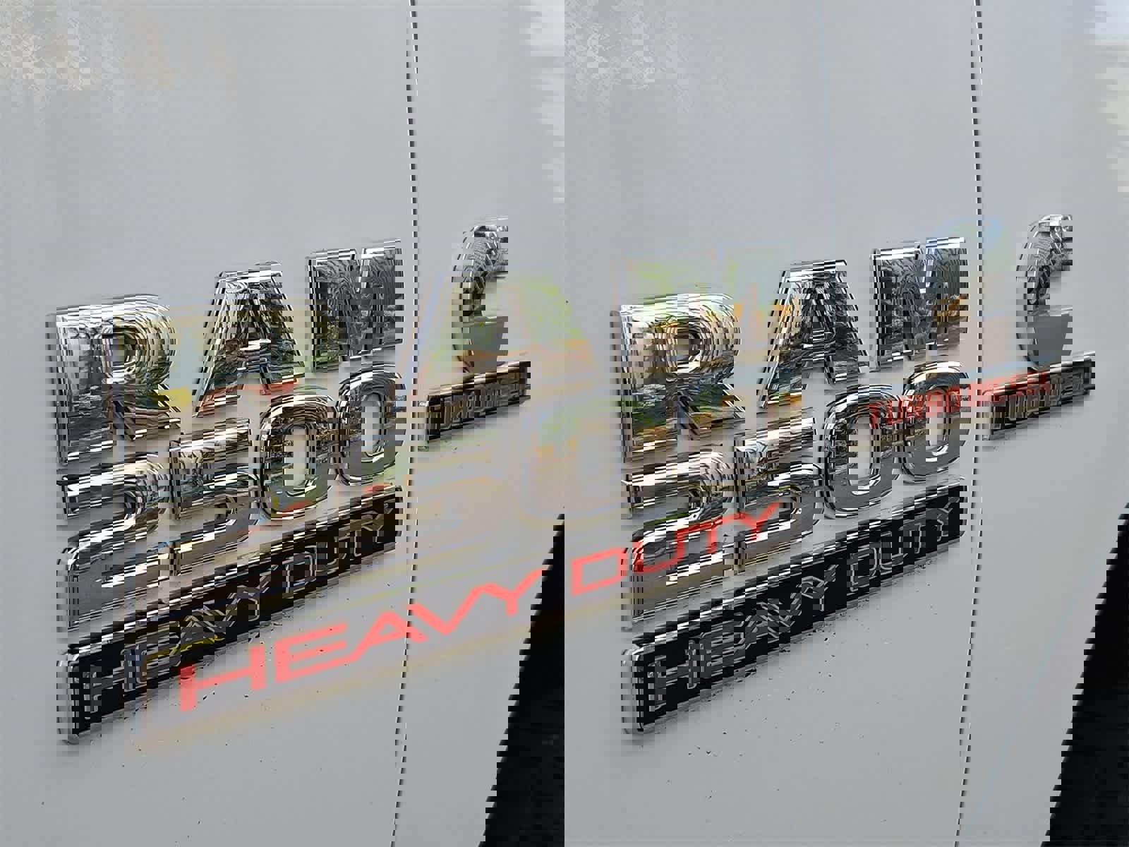 Used 2018 RAM 2500 SLT image 12