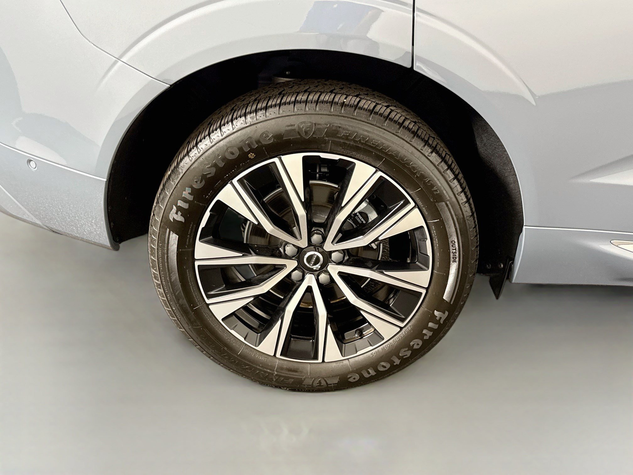 Used 2023 Volvo XC60 B5 Plus FWD image 33