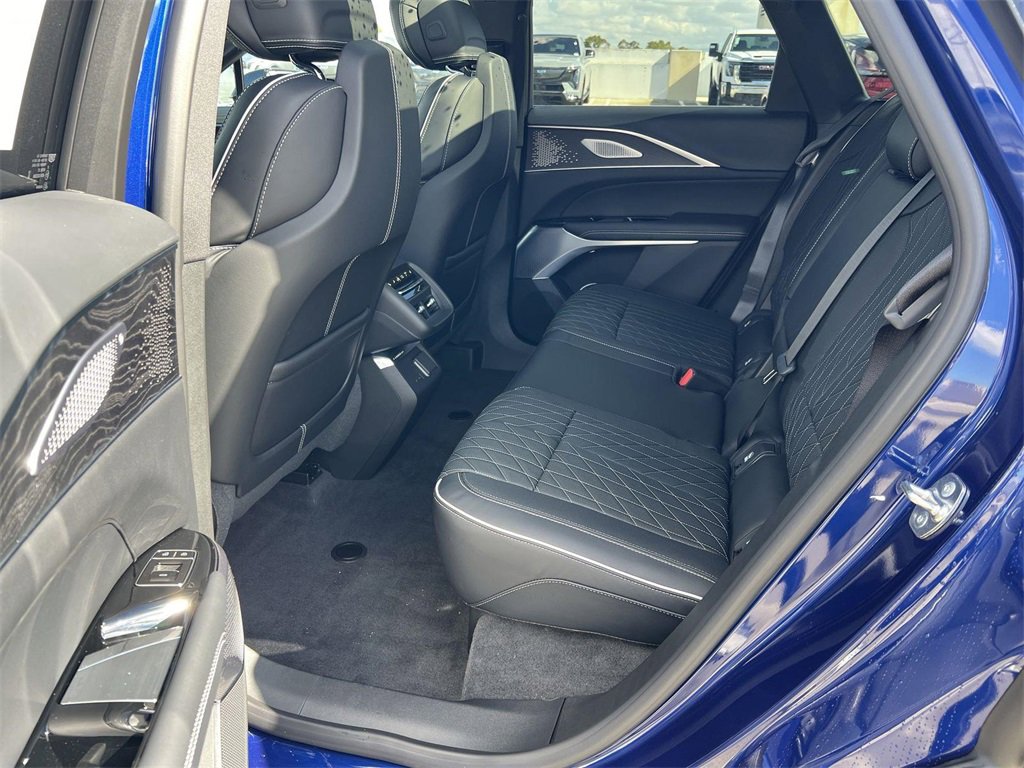 New 2026 Cadillac Lyriq V image 28