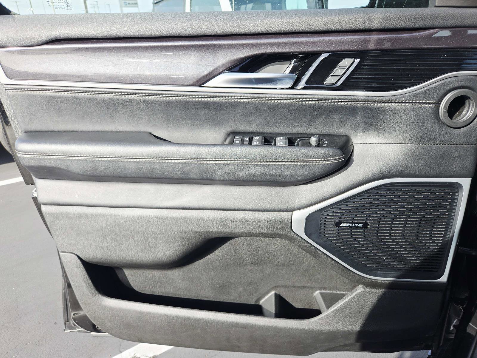 Used 2024 Jeep Wagoneer L 4WD w/ Premium Group I image 42