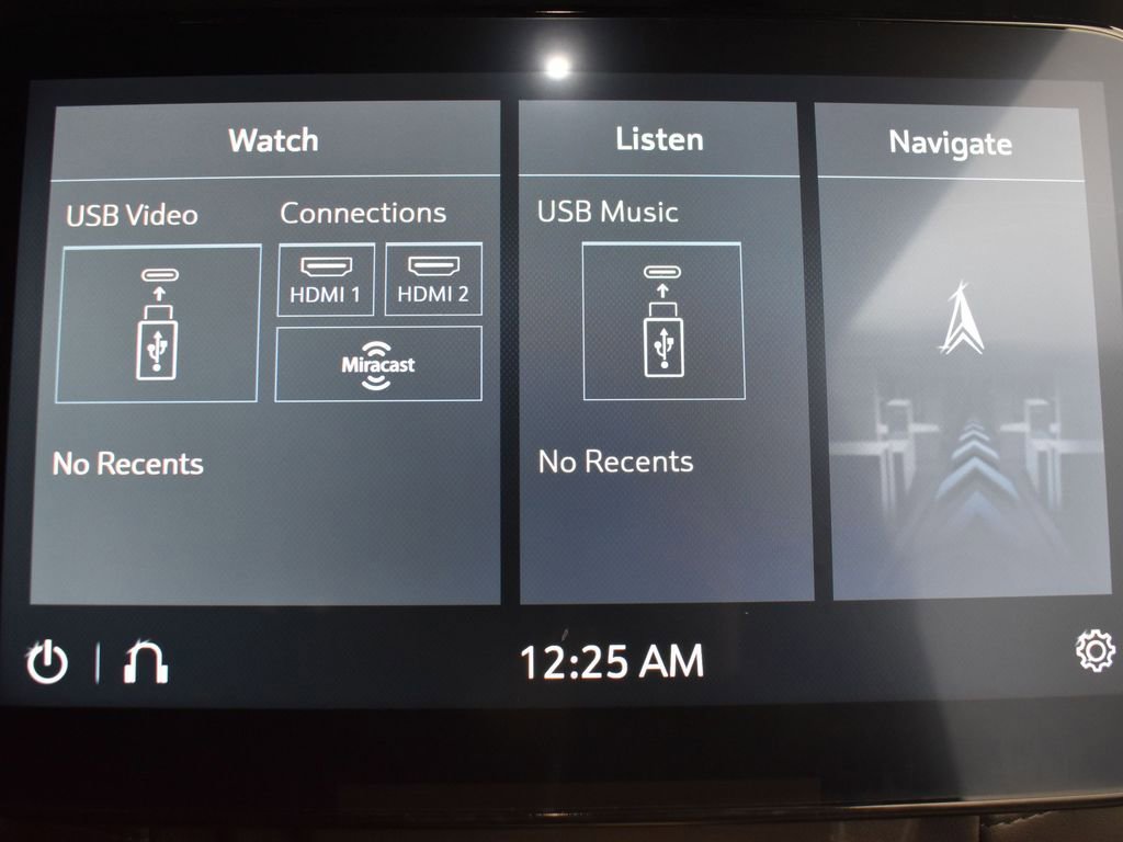 Used 2021 Cadillac Escalade Premium Luxury image 36