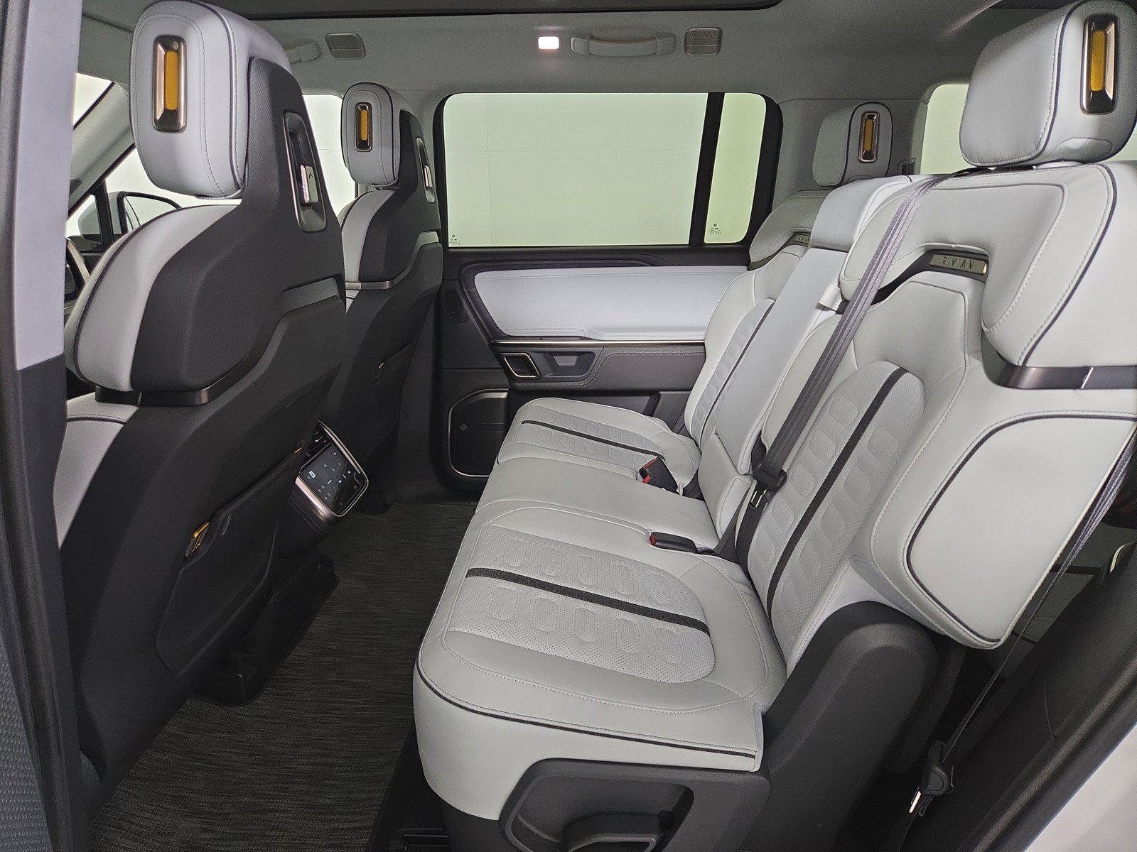 Used 2024 Rivian R1S Adventure AWD/4WD image 21