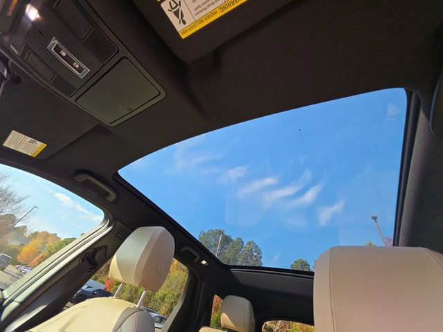 Used 2019 Land Rover Discovery Sport HSE image 39