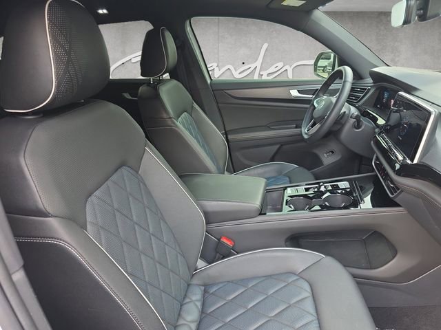 Used 2025 Volkswagen Atlas Cross Sport SEL Premium R-Line image 24