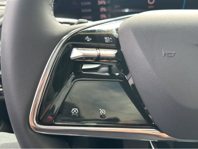 Certified 2024 Cadillac Lyriq Tech RWD image 29