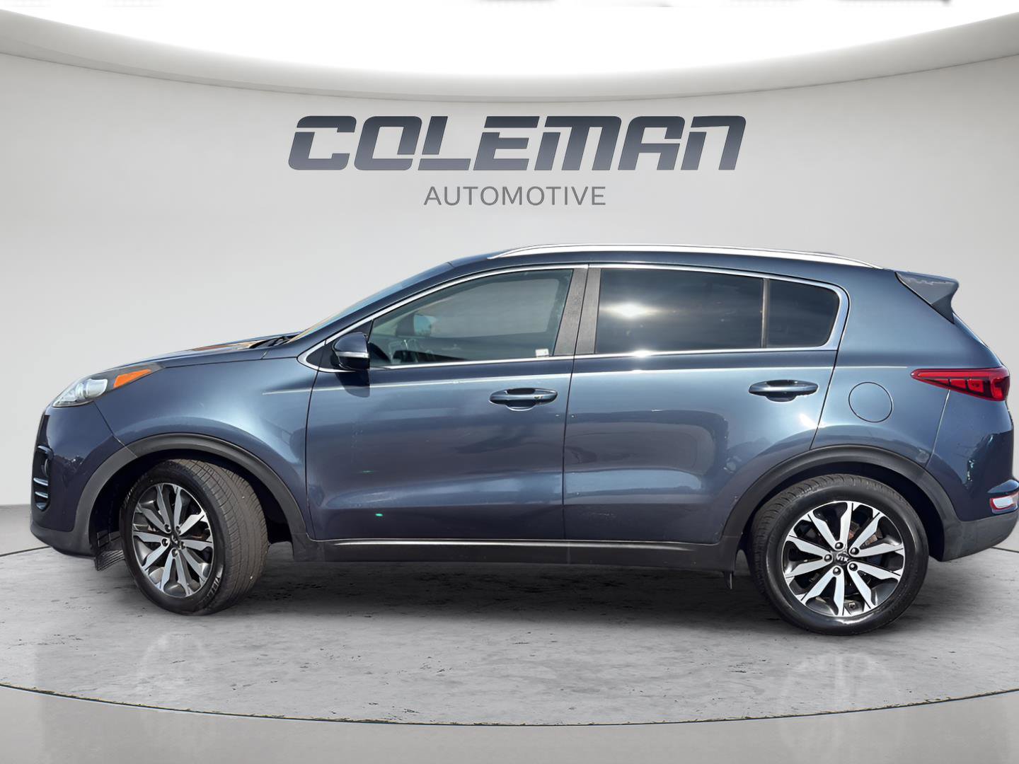 Used 2018 Kia Sportage EX image 2
