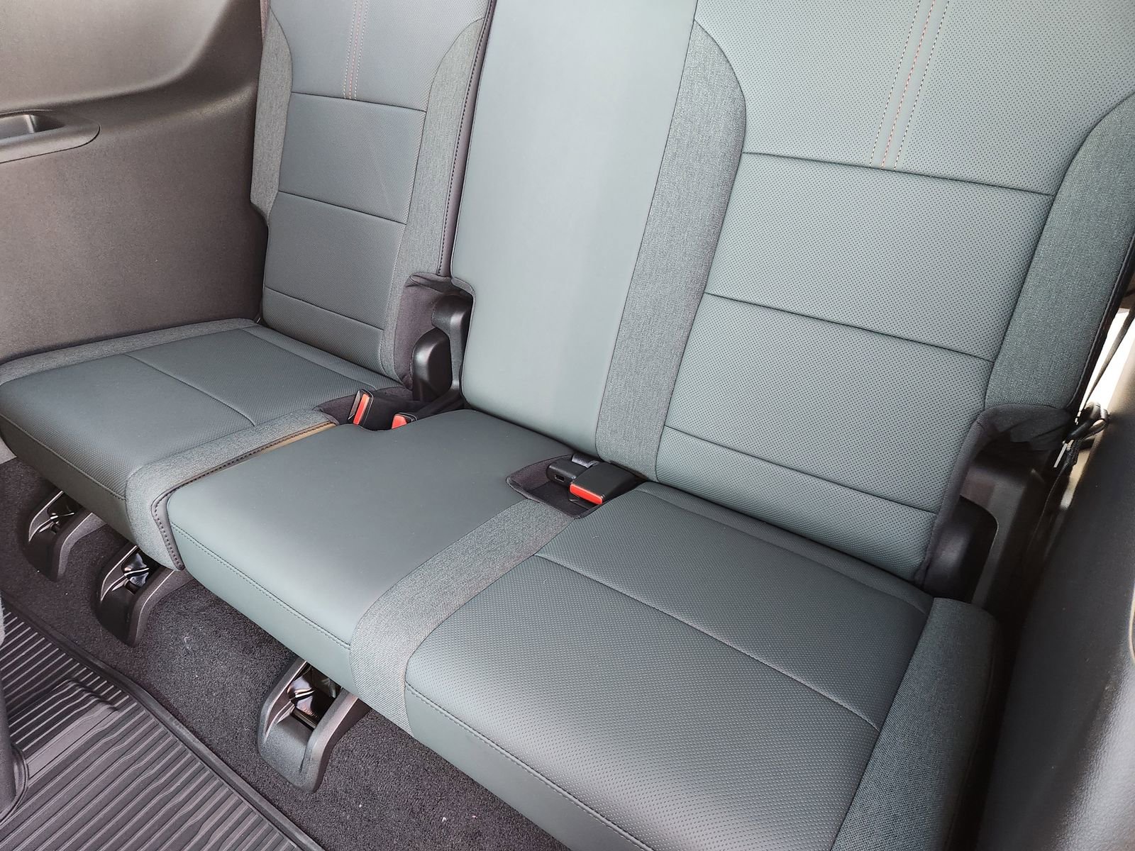 New 2026 GMC Acadia AT4 w/ Luxury Package image 34