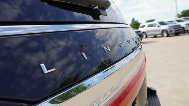 Used 2019 Lincoln Navigator L Reserve AWD/4WD image 12