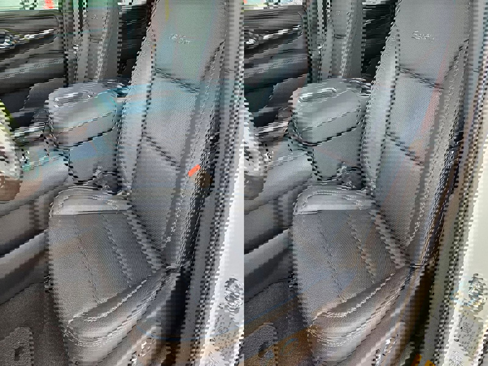 Used 2023 GMC Yukon Denali image 62