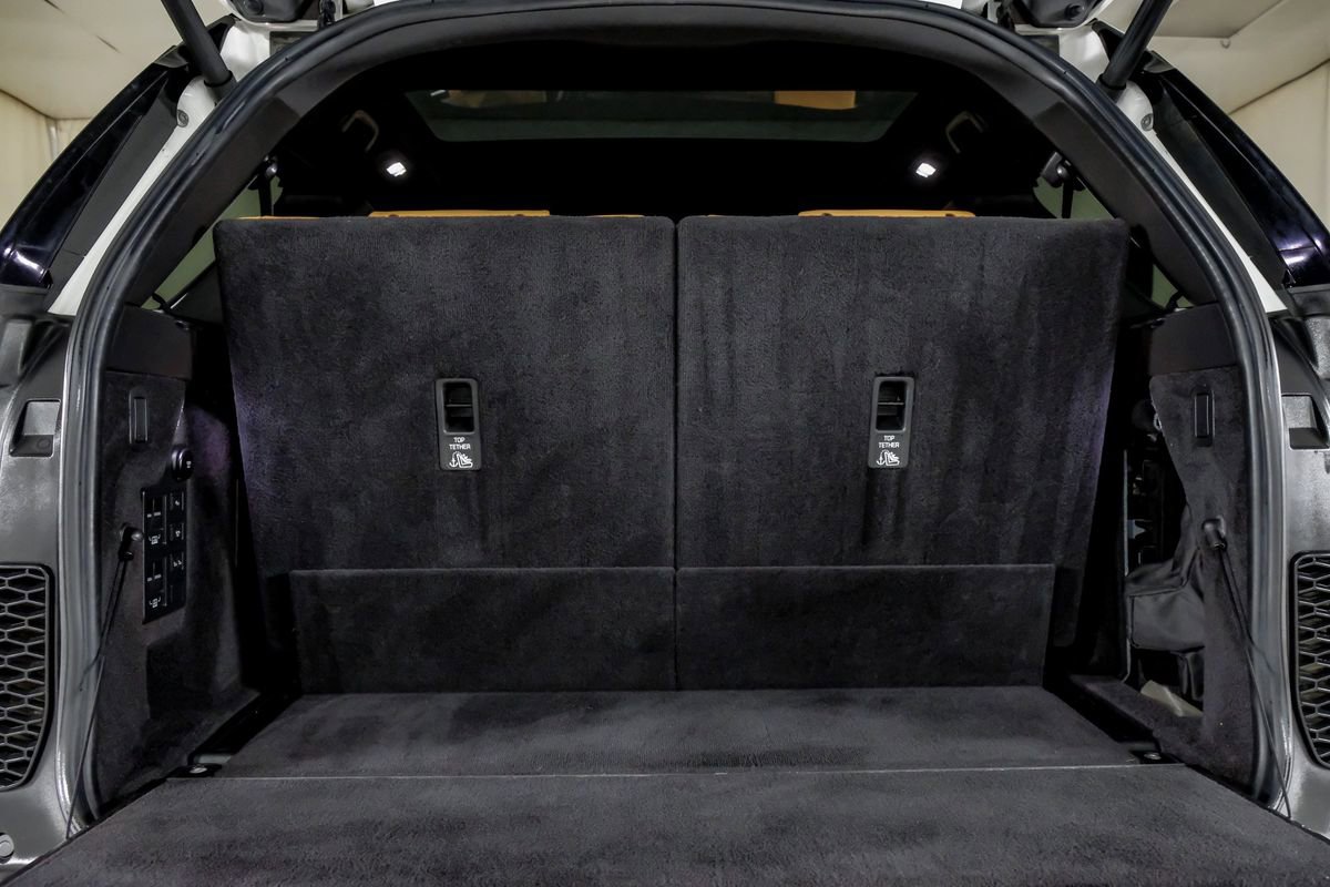 Used 2019 Land Rover Discovery HSE Luxury image 49