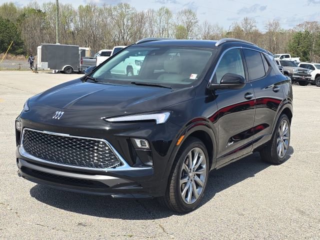 Used 2024 Buick Encore GX Avenir w/ Avenir Convenience Package FWD image 1