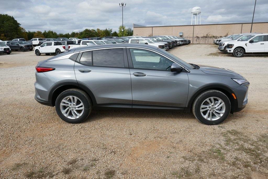 New 2026 Buick Envista Preferred image 2