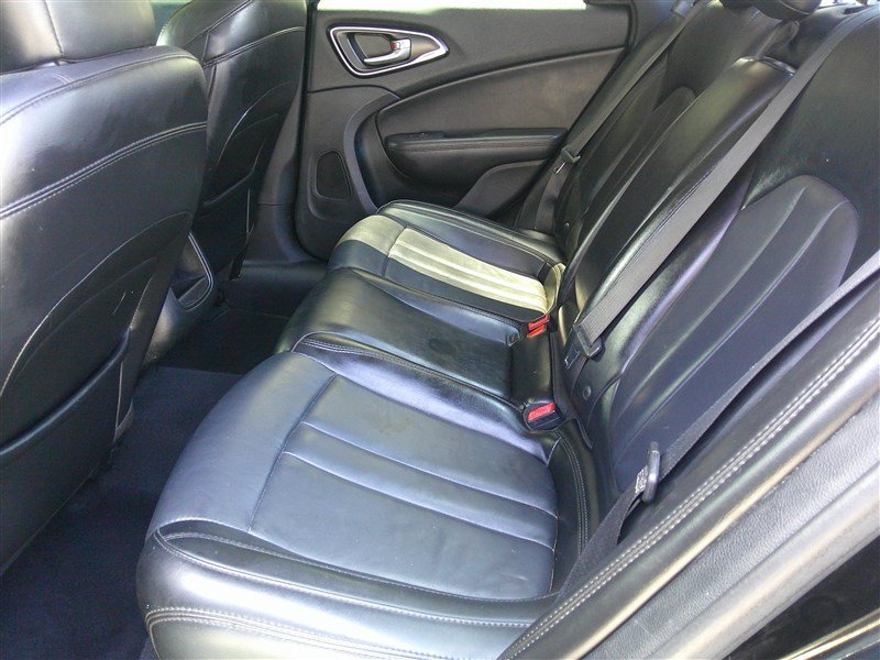 Used 2017 Chrysler 200 Limited Platinum FWD image 17