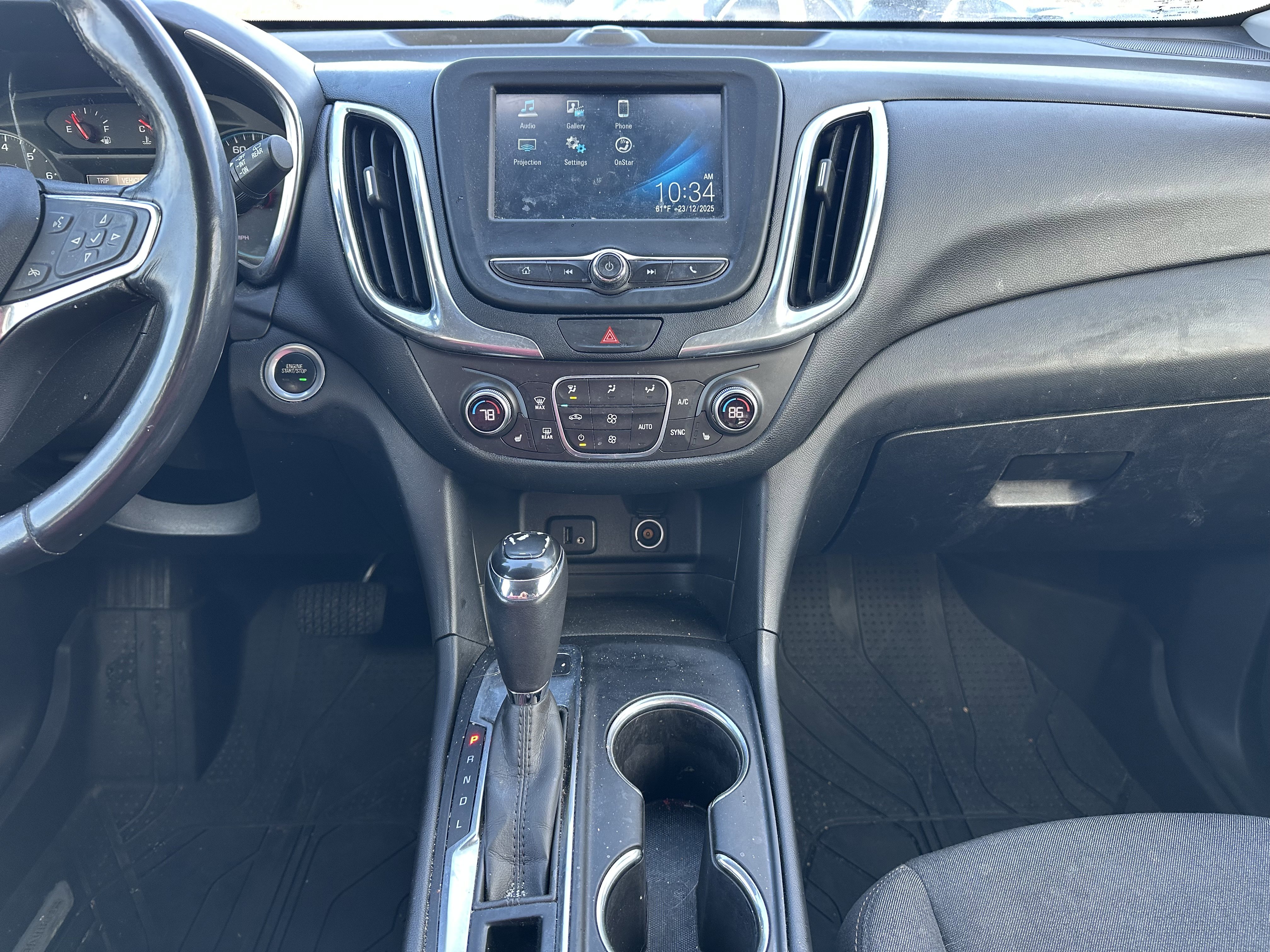 Used 2018 Chevrolet Equinox LT image 18