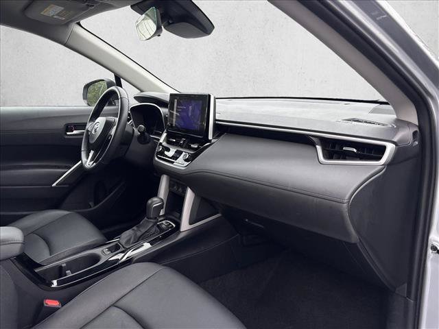 Certified 2025 Toyota Corolla Cross XLE FWD image 23