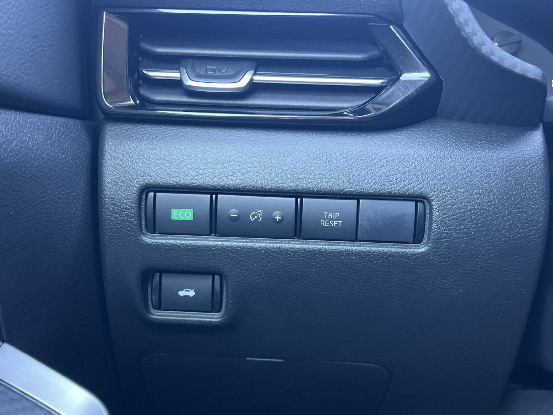 Certified 2024 Nissan Sentra SR w/ SR Premium Package FWD image 15