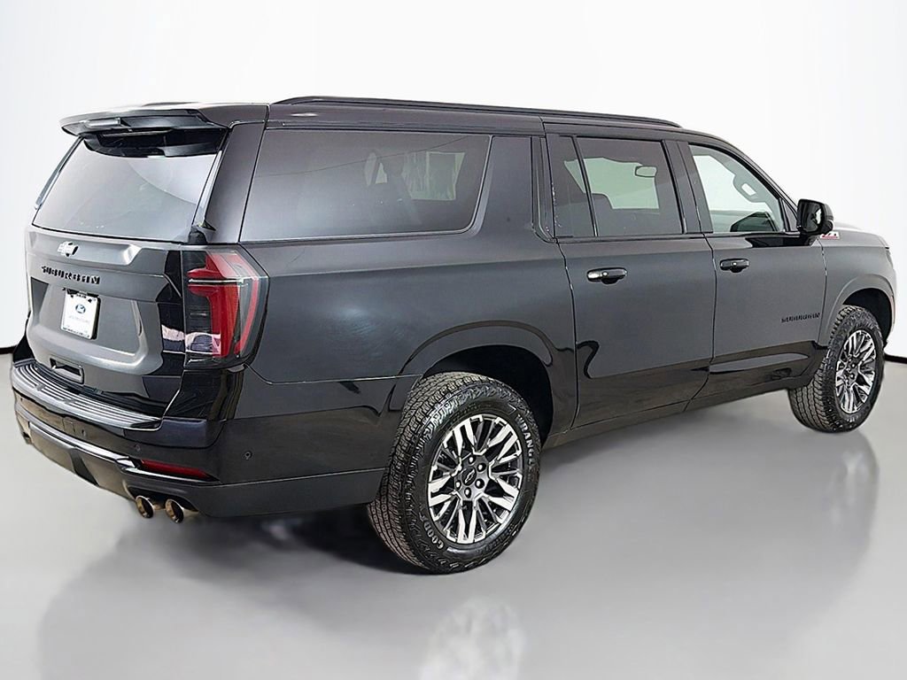 Used 2025 Chevrolet Suburban Z71 AWD/4WD image 12