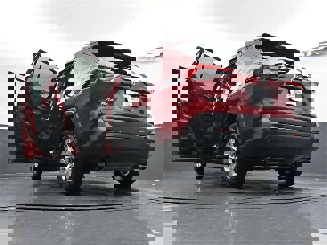 Used 2021 Toyota RAV4 XLE w/ Convenience Package image 32