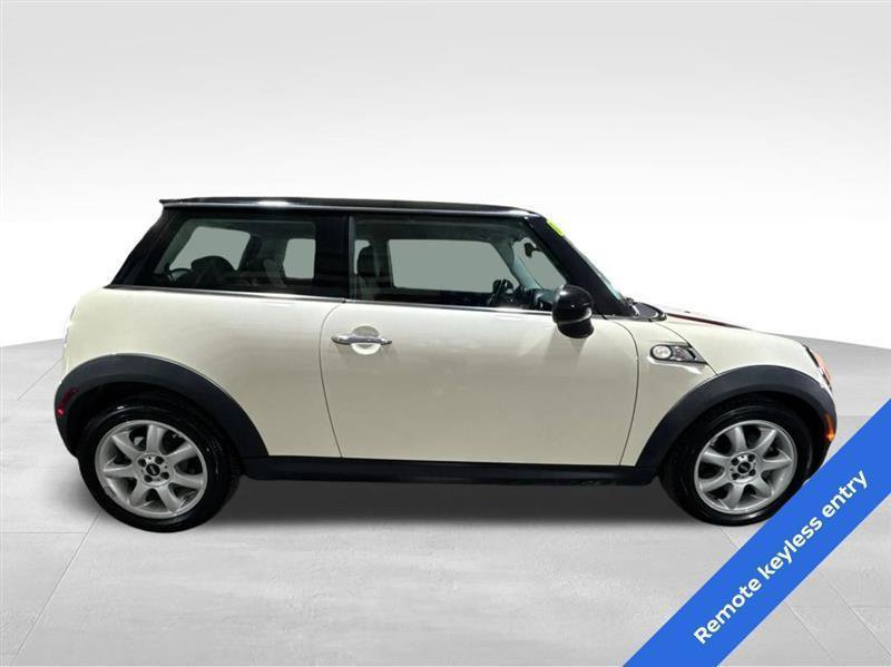 Used 2010 MINI Cooper S image 4