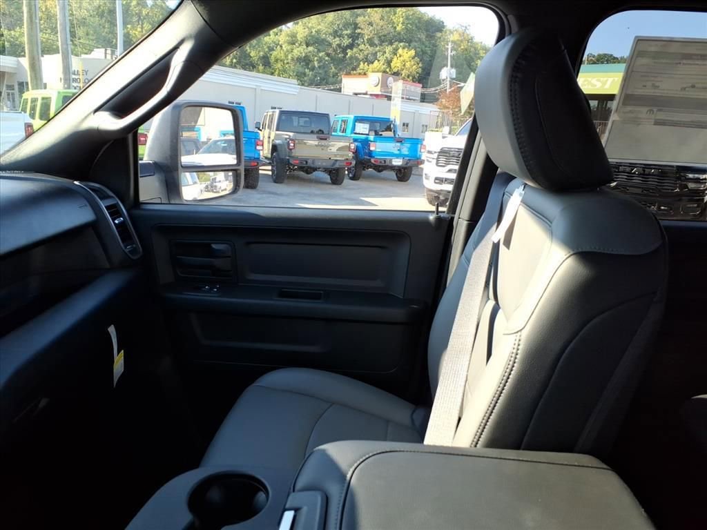 New 2026 RAM 2500 Tradesman w/ Chrome Appearance Group image 18