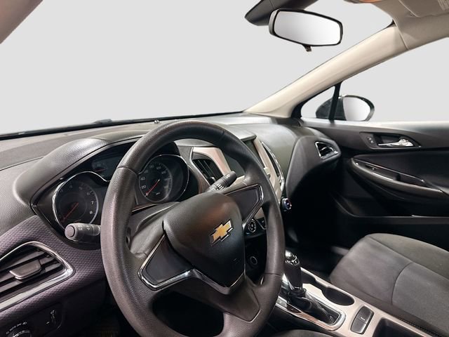 Used 2018 Chevrolet Cruze LS image 9
