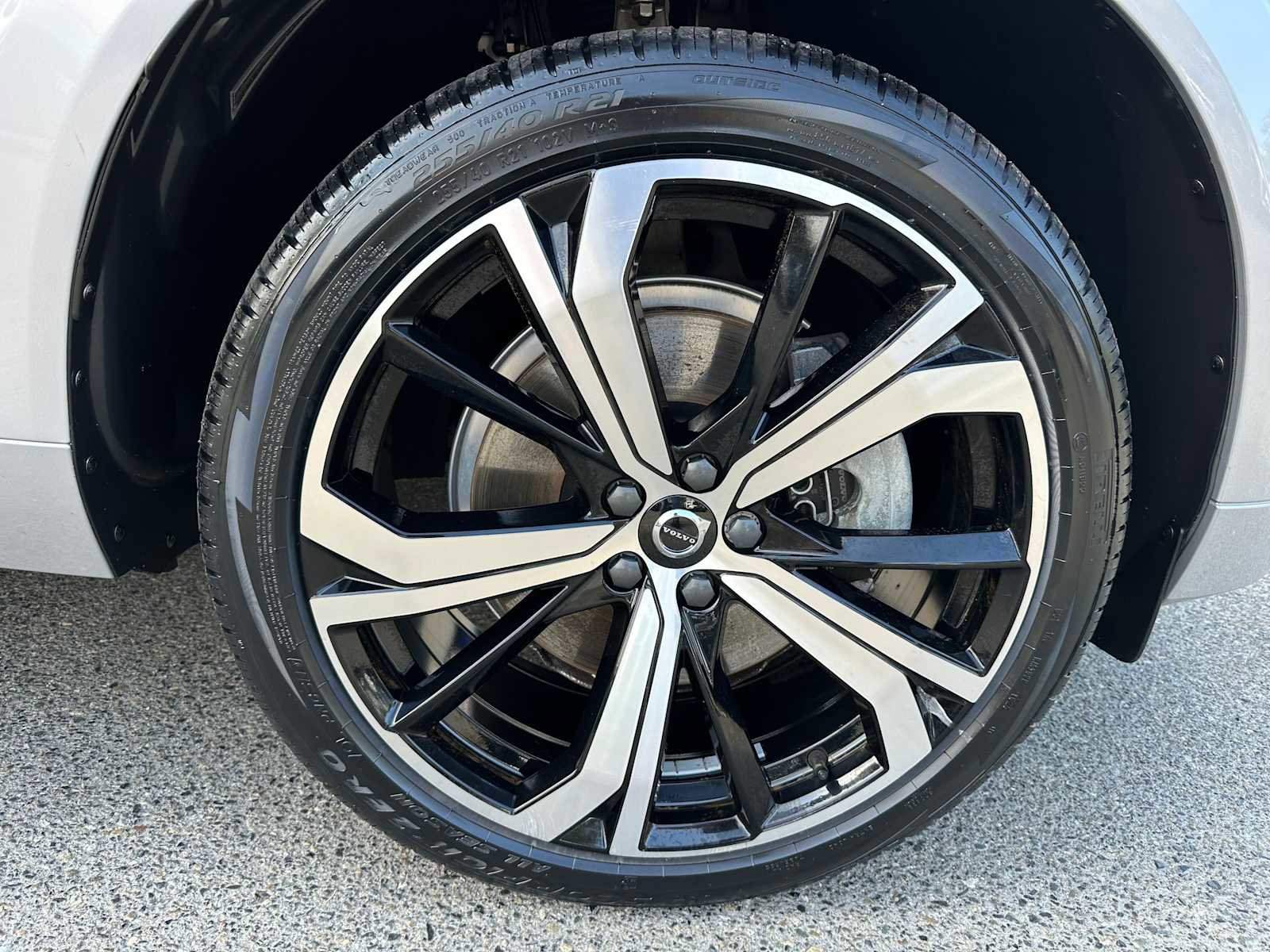 Certified 2023 Volvo XC60 T8 Ultimate w/ Climate Package image 9