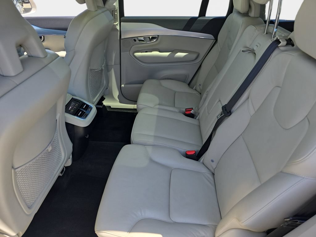 Used 2016 Volvo XC90 T6 Momentum w/ Vision Package AWD/4WD image 19
