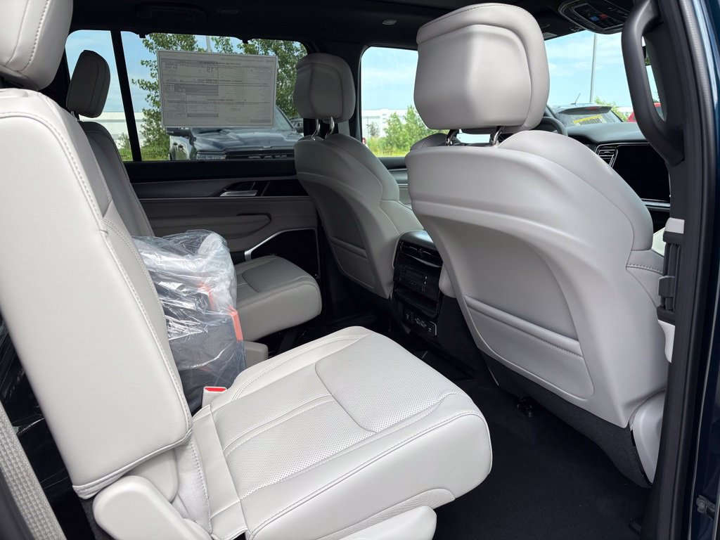 New 2026 Jeep Grand Wagoneer Limited AWD/4WD image 14