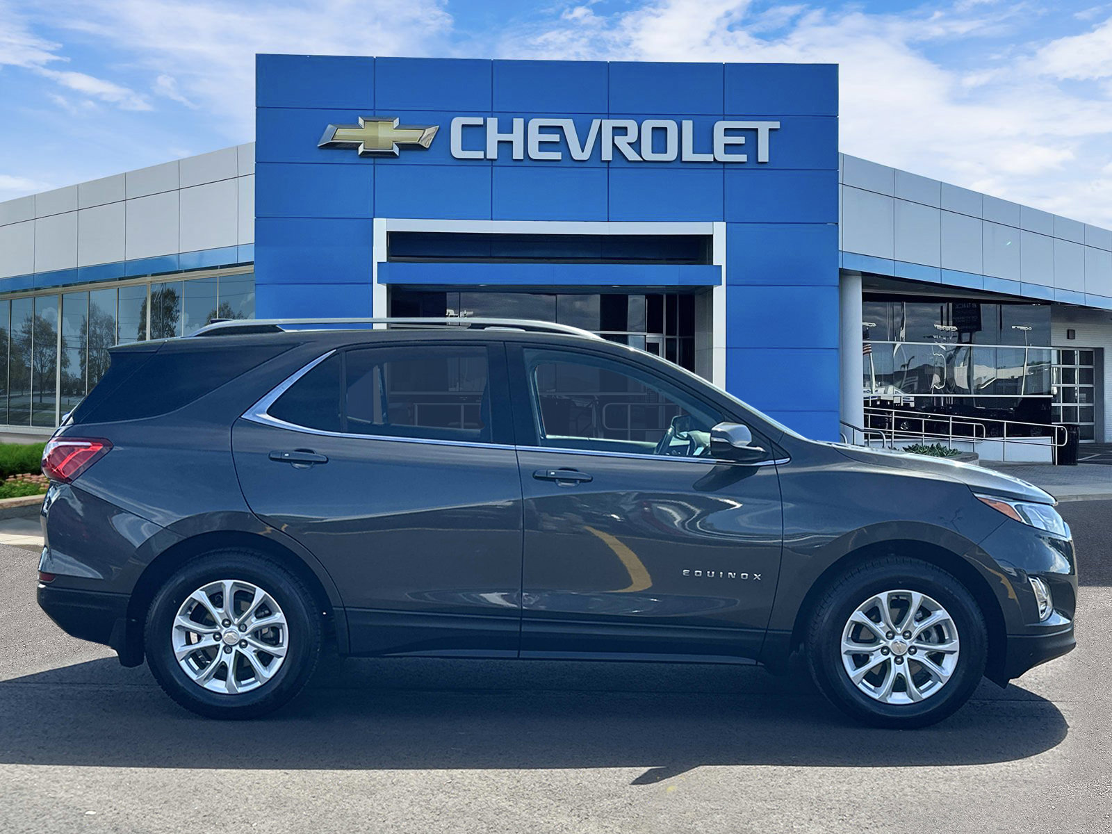 Used 2019 Chevrolet Equinox LT w/ Sun & Navigation Package FWD image 5
