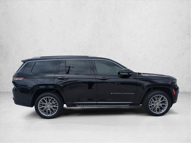 Used 2022 Jeep Grand Cherokee L Summit w/ Advanced Protech Group IV AWD/4WD video 4